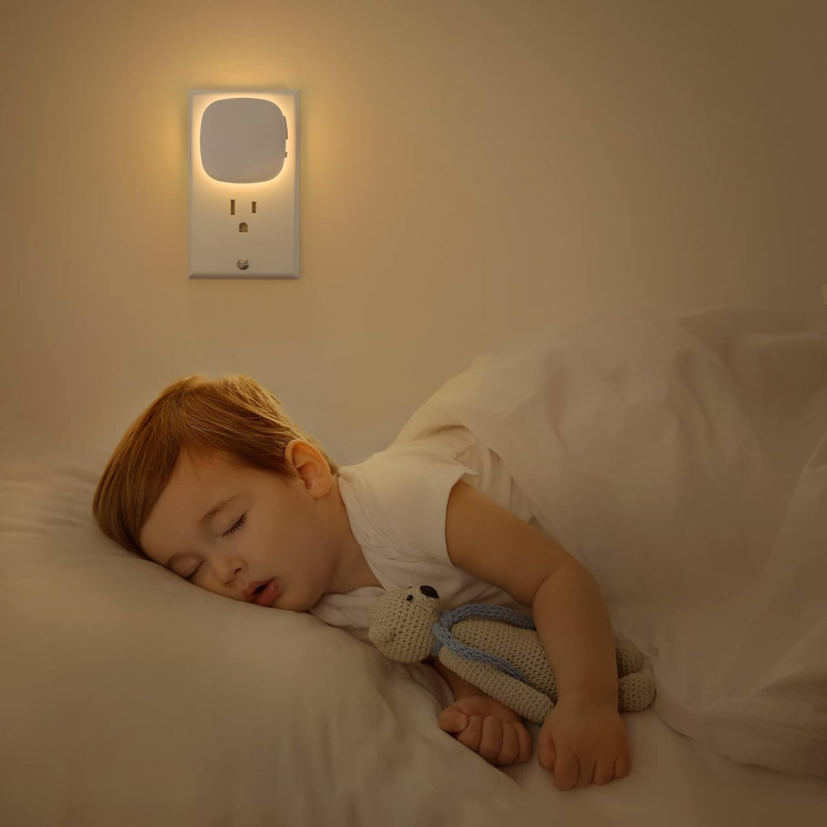 AUVON warm white night light in a bedroom setting